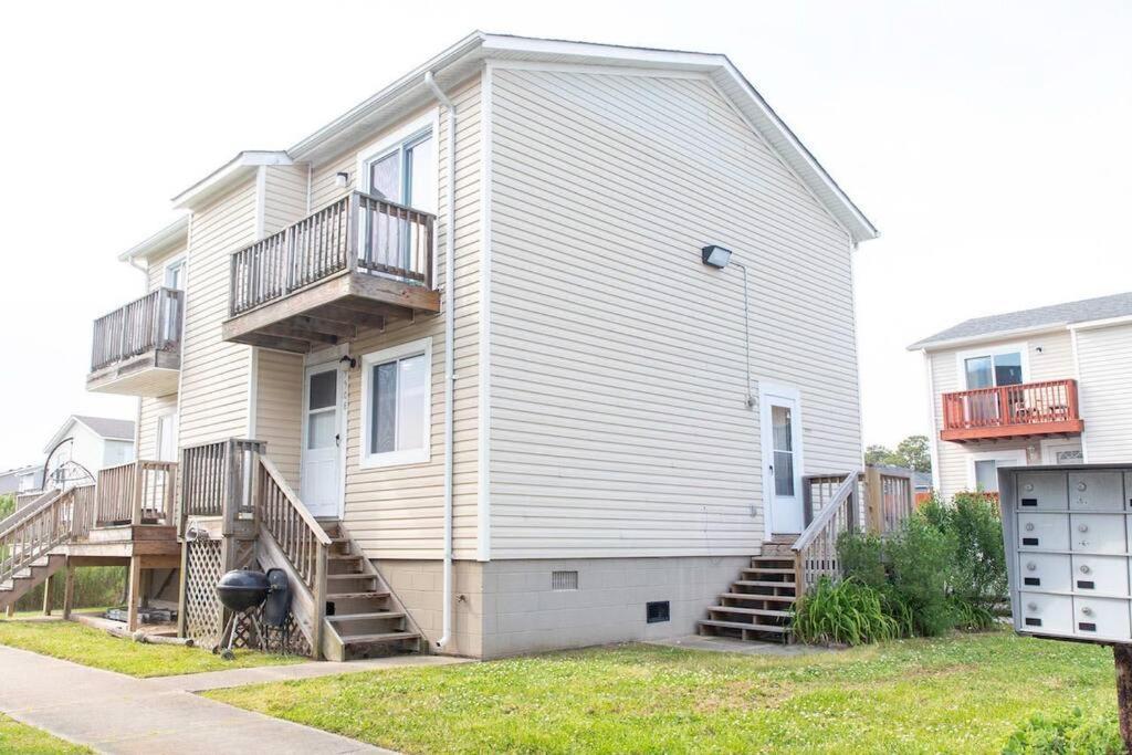 Relaxing On The Bay Apartment Norfolk Exterior photo